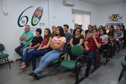 Formatura dos jovens aprendizes é realizada