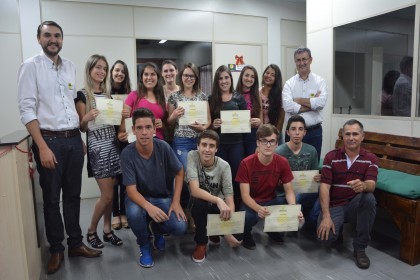 Formatura dos jovens aprendizes é realizada