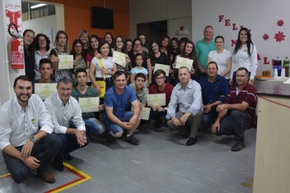 Formatura dos jovens aprendizes é realizada