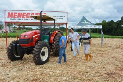 III Dia de Campo sobre milho é realizado