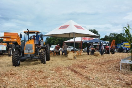 III Dia de Campo sobre milho é realizado