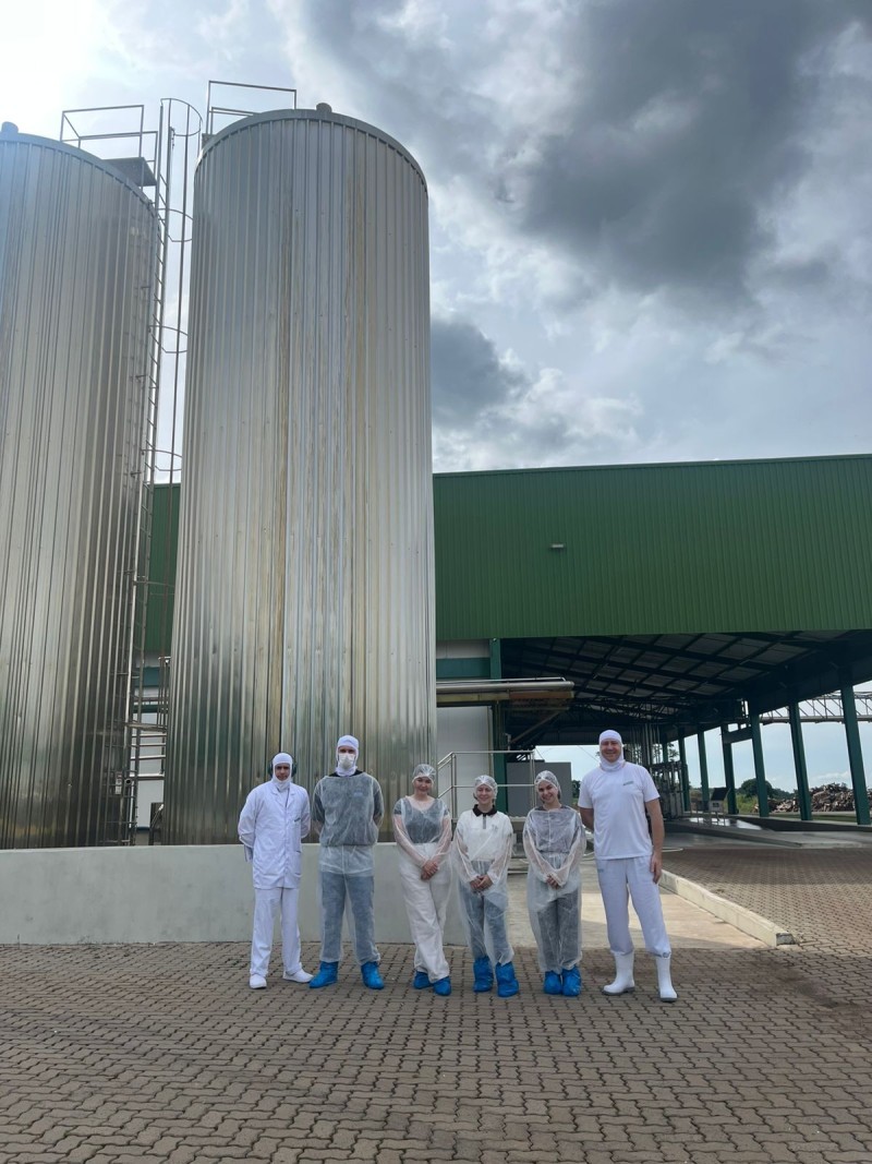 Laticínios e Embutidos Cotrifred recebem alunos do Curso de Medicina Veterinária do IFFAR para realização de trabalho acadêmico