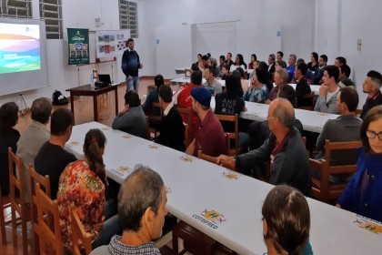 Manejo e nutrição para vacas leiteiras é tema de palestra