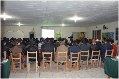 Meteorologista, Estael Siais apresenta previsões climáticas para próxima safra