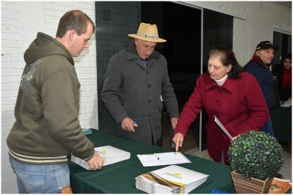 Meteorologista, Estael Siais apresenta previsões climáticas para próxima safra