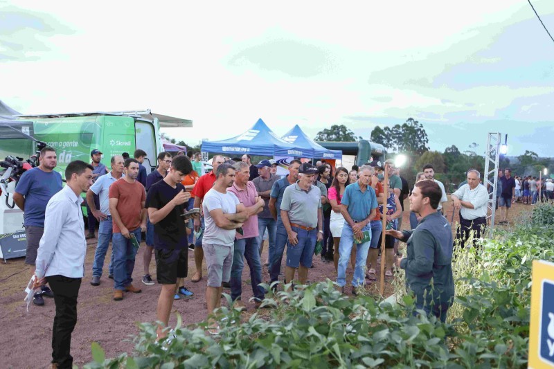 Noite de Campo de Soja da Cotrifred reúne mais de 500 produtores em Frederico Westphalen