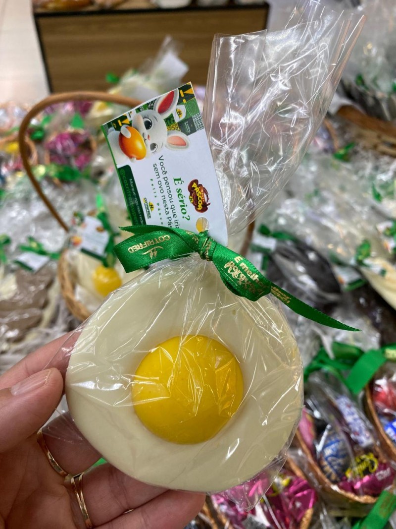 Ovos artesanais e lembranças são apostas do Supermercado Cotrifred nesta Páscoa