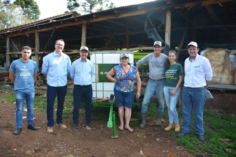 Programa de melhoramento genético destina sêmen sexado e tanques água a produtores do Laticínios Cotrifred
