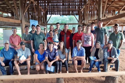 Projeto Meu Tambo Meu Futuro realiza oficinas sobre qualidade do leite