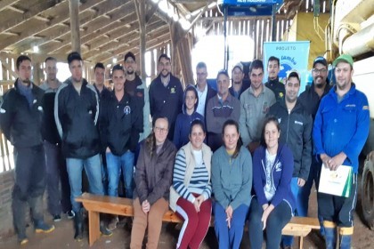 Projeto Meu Tambo Meu Futuro realiza oficinas sobre qualidade do leite