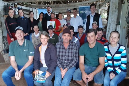 Projeto Meu Tambo Meu Futuro realiza oficinas sobre qualidade do leite