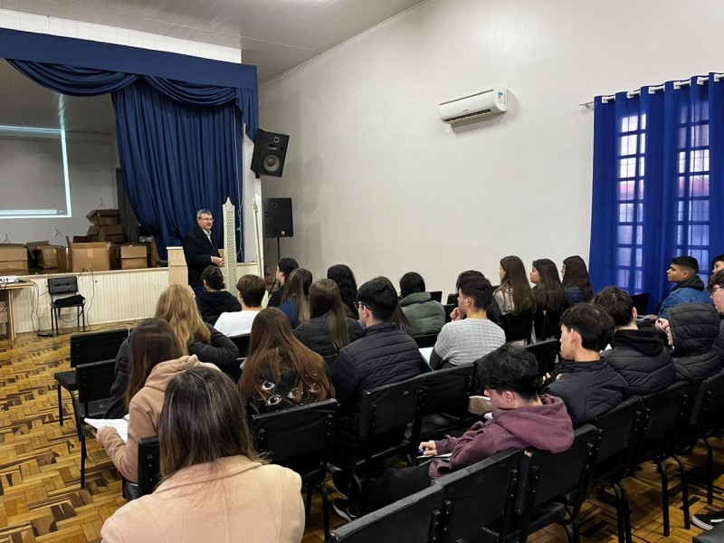 Projeto Multiplicadores Lixo Zero realiza seu primeiro encontro na Escola Cardeal Roncalli