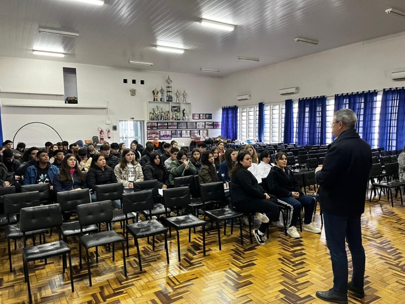 Projeto Multiplicadores Lixo Zero realiza seu primeiro encontro na Escola Cardeal Roncalli