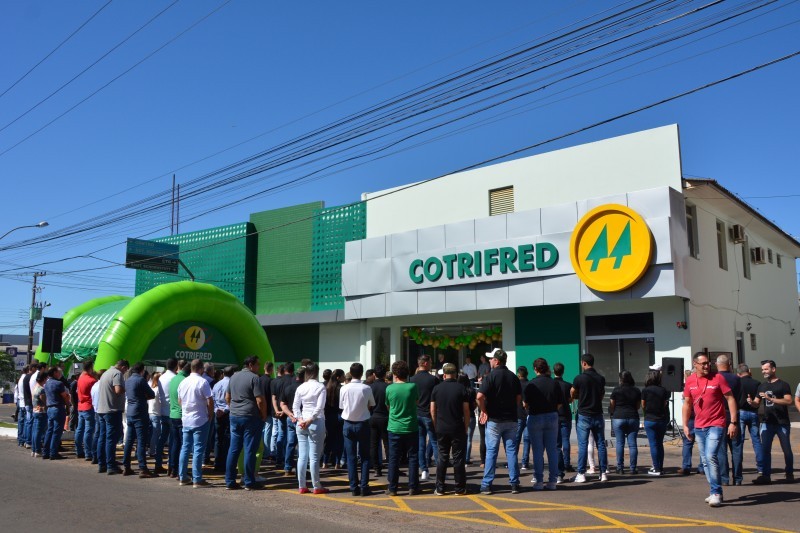 REINAUGURAÇÃO DO SUPERMERCADO MATRIZ MARCA OS 65 ANOS DA COTRIFRED