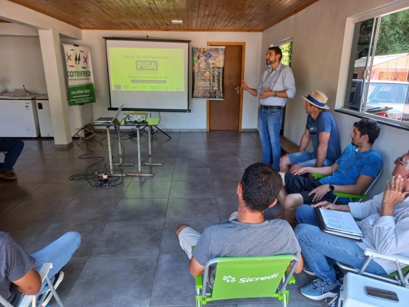 Rodada de Oficinas do programa Juntos Para Competir envolve produtores de leite da região