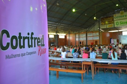 Segunda edição do Projeto Cotrifred Rosa estimula valorização e autoestima da mulher rural
