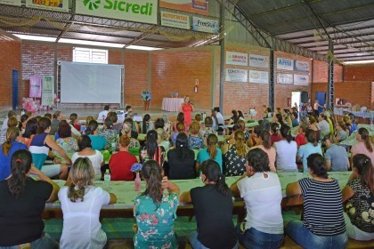 Segunda edição do Projeto Cotrifred Rosa estimula valorização e autoestima da mulher rural