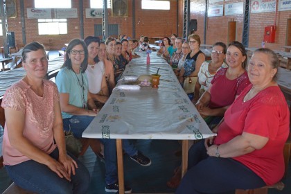 Segunda edição do Projeto Cotrifred Rosa estimula valorização e autoestima da mulher rural