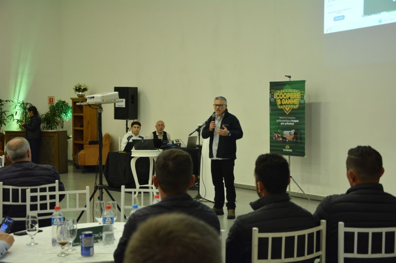 Semana de Negócios da Cotrifred reúne mais de 250 pessoas em evento técnico