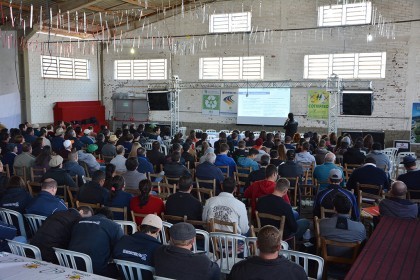 Seminário do Leite debate nutrição e gestão