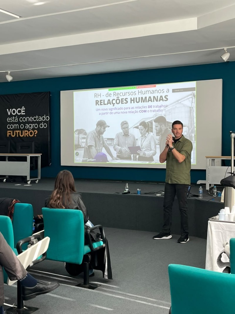 Setores de Recursos Humanos e Segurança do Trabalho da Cotrifred participam de encontro promovido pela FecoAgro/RS e Sescoop/RS