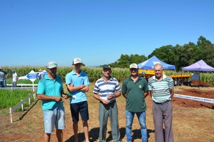 VI Dia de Campo Cotrifred apresentou novas tecnologias ao homem do campo
