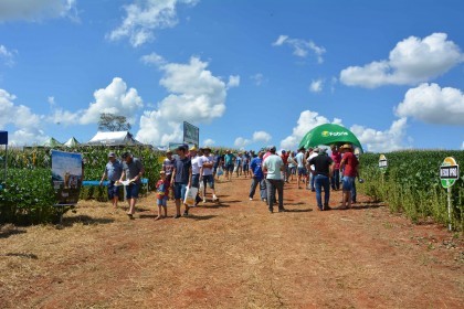VI Dia de Campo Cotrifred apresentou novas tecnologias ao homem do campo